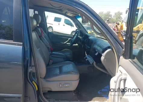 2005 Toyota Sequoia Sr5 V8 z USA, uszkodzony, nr VIN 5TDBT44A65S247053